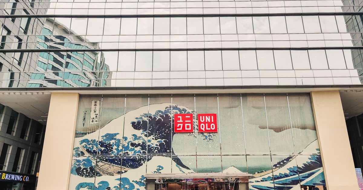 Uniqlo store front